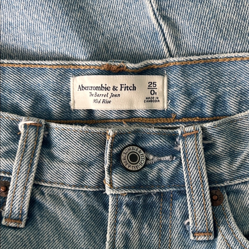 Mid Rise Barrel Jean - Picture 2 of 4